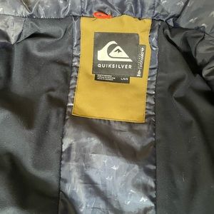 Quicksilver ski jacket never worn